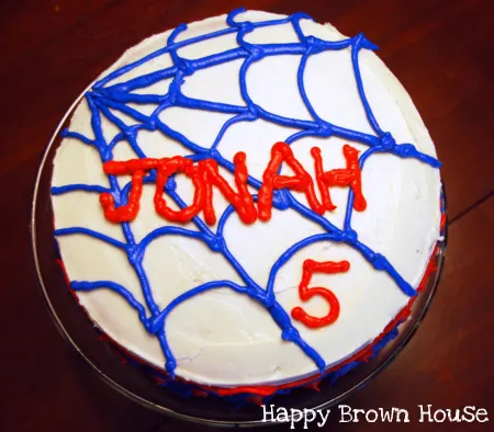 spiderman cake from www.happybrownhouse.com