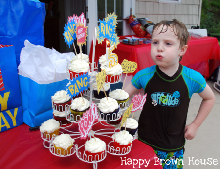 superhero cupcake tower