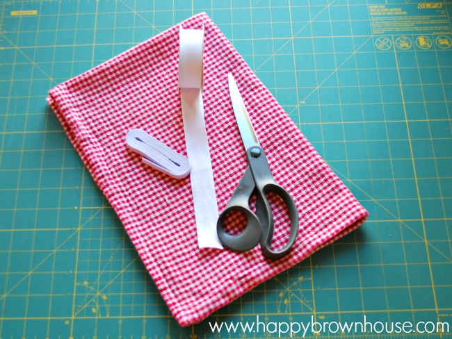 sewing materials for an easy to sew plastic grocery bag holder