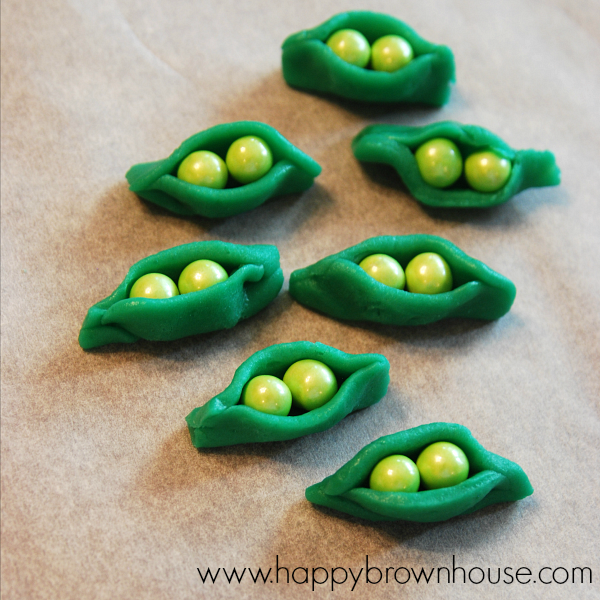 Two Peas in a Pod Cupcake Toppers