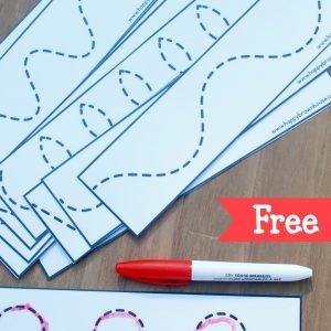 This free printable tracing lines busy bag for preschoolers is a great introduction to writing. Preschoolers will have fun tracing the lines and practicing their fine motor skills.