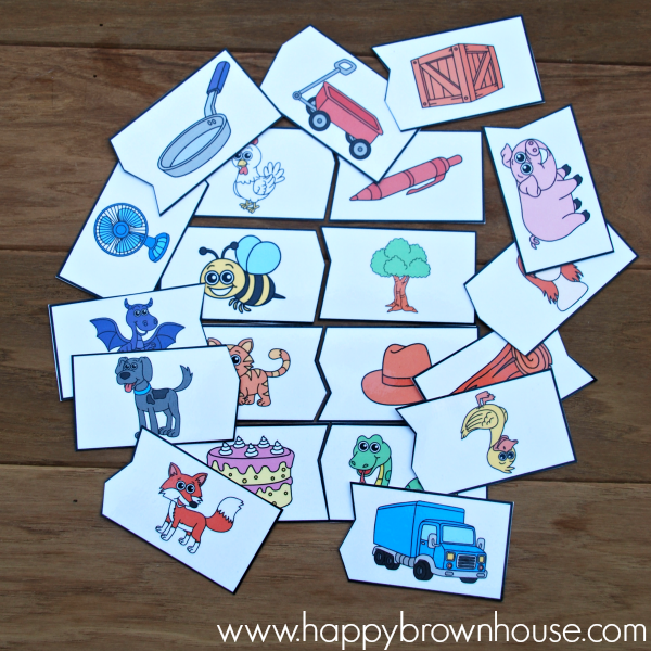 Free printable Rhyming Puzzles busy bag idea. Perfect for practicing rhyming skills.