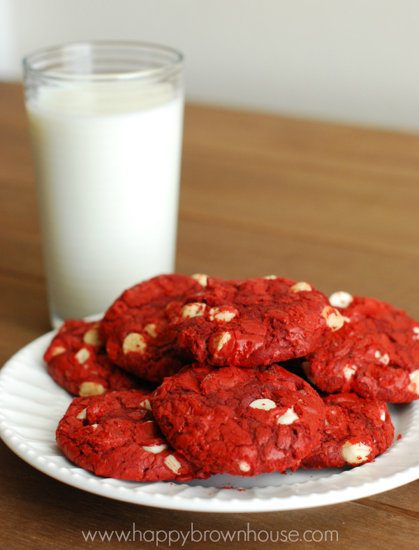 These Red Velvet Cake Mix Cookies are perfect for Christmas Cookie Exchanges. They're easy to make and yummy, too!