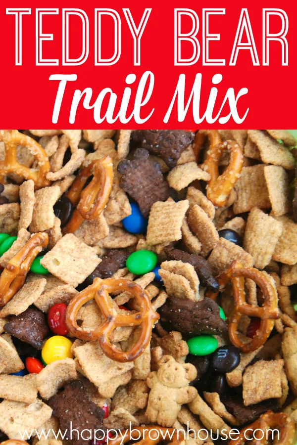 This Teddy Bear Trail Mix is a super simple homemade snack mix that kids will love! Perfect for homemade gifts, long road trips, or special treats for family movie night. Let the kids help make it for an extra special treat. #snack #recipe #travel #christmas #homemadegift #treat #teddybear